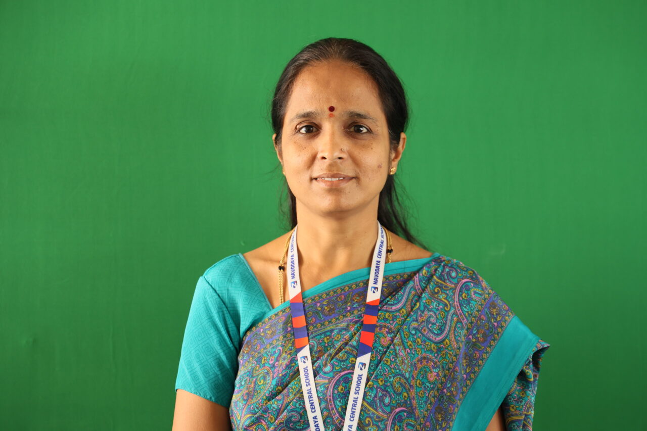 https://school.navodaya.edu.in/wp-content/uploads/2021/04/Mrs.-Vandana-Prasad-1280x853.jpg